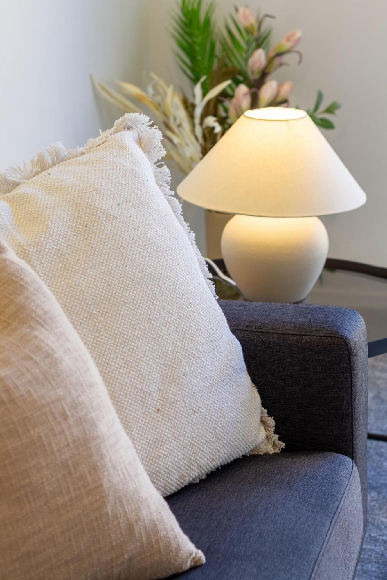 オークランドChic 2-Bed Gem: Trust Arena Proximity - West Aklアパートメント エクステリア 写真